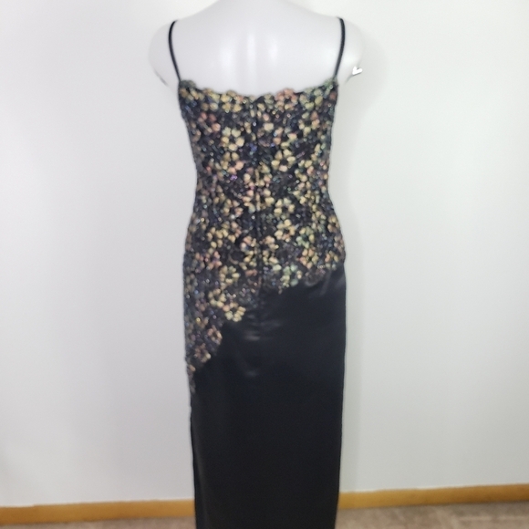 Menekshe black silk gown beaded appliqué formal - Picture 6 of 11